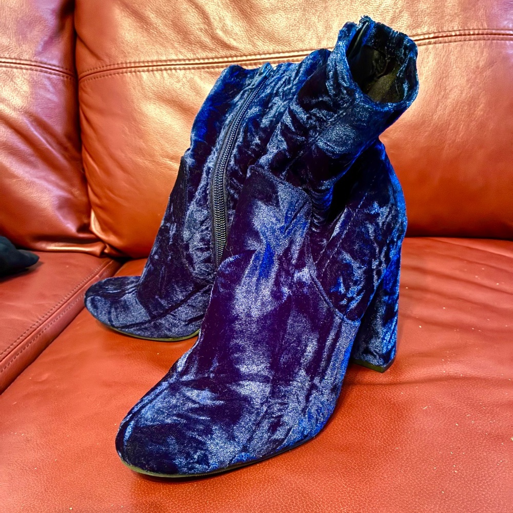 "Mossimo Supply Co." platform booties, 8, crushed velvet, blue, NWOT